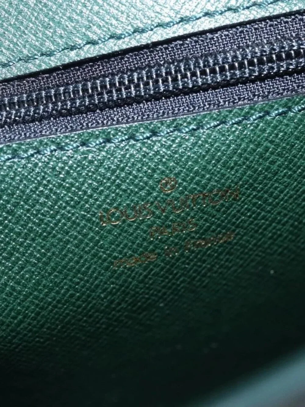 LOUIS VUITTON Taiga Leather Volga Briefcase Epicea M30204 LV Auth BA235 - Picture 8 of 16